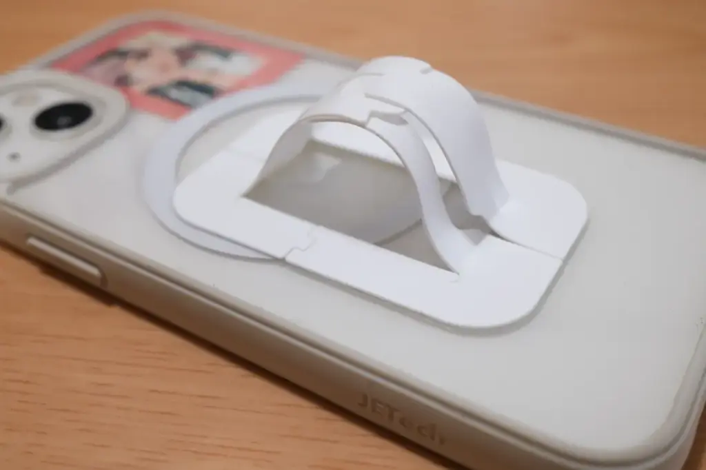 引き出して指を入れられるようにした状態