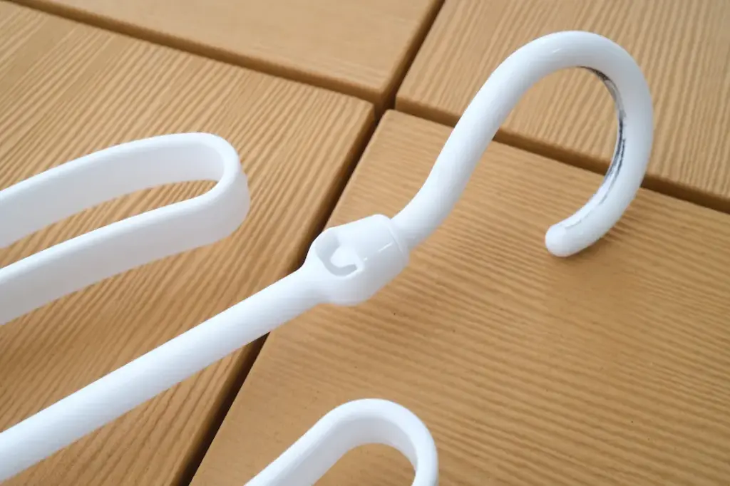 引っ掛けるところは捻ると回転するので汎用性あり