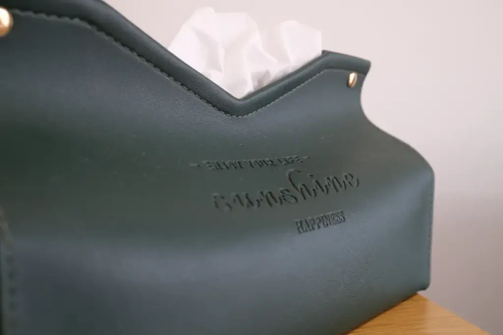 PUレザーの質感、ほんの少しテカリがあります