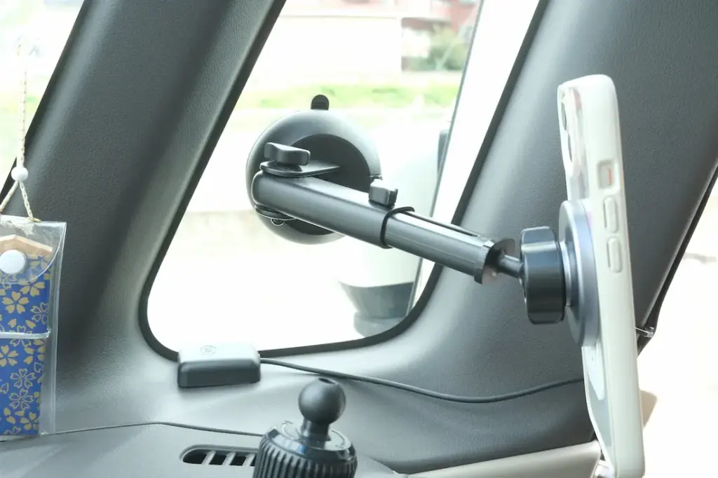 スマホ装着、しっかりとホールドしています