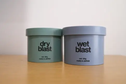 RIPPSのヘアワックスを２つ並べている